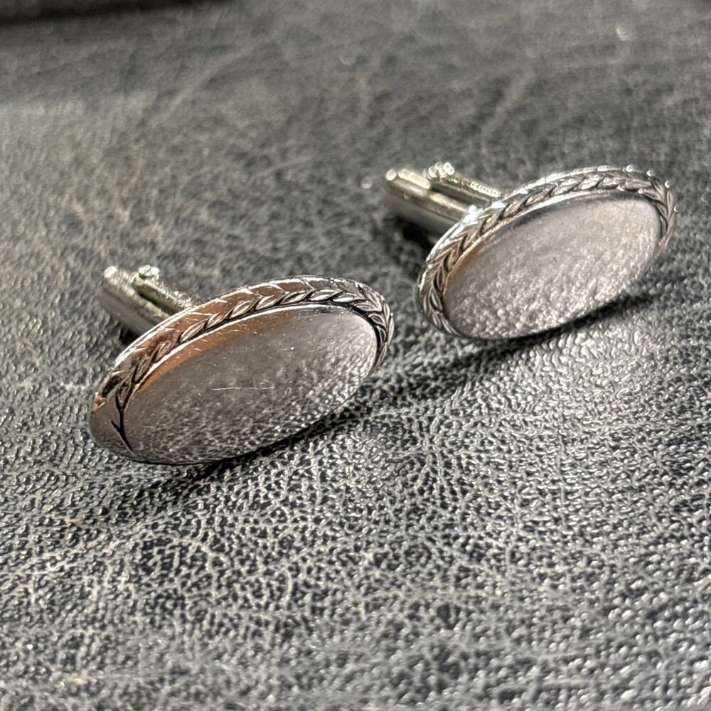Vintage Silver Tone Oval Engravable Cufflinks Laurel Border Mens Formal Jewelry